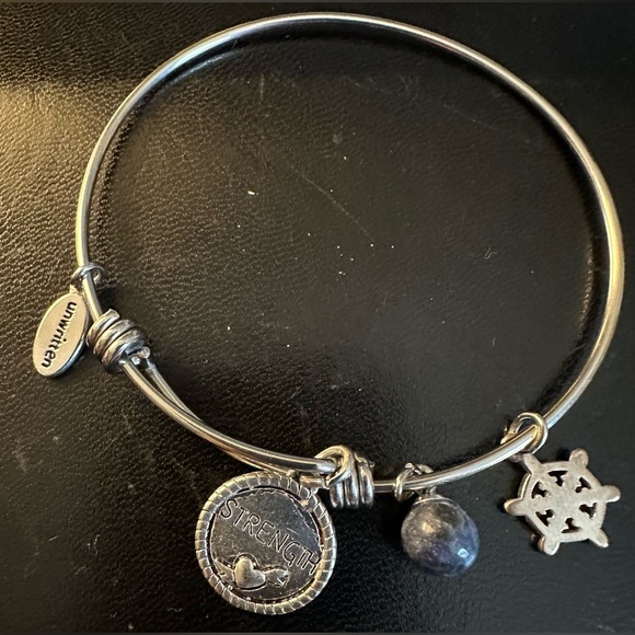 Macy’s Unwritten Silver Bangle Bracelet - Picture 8 of 8